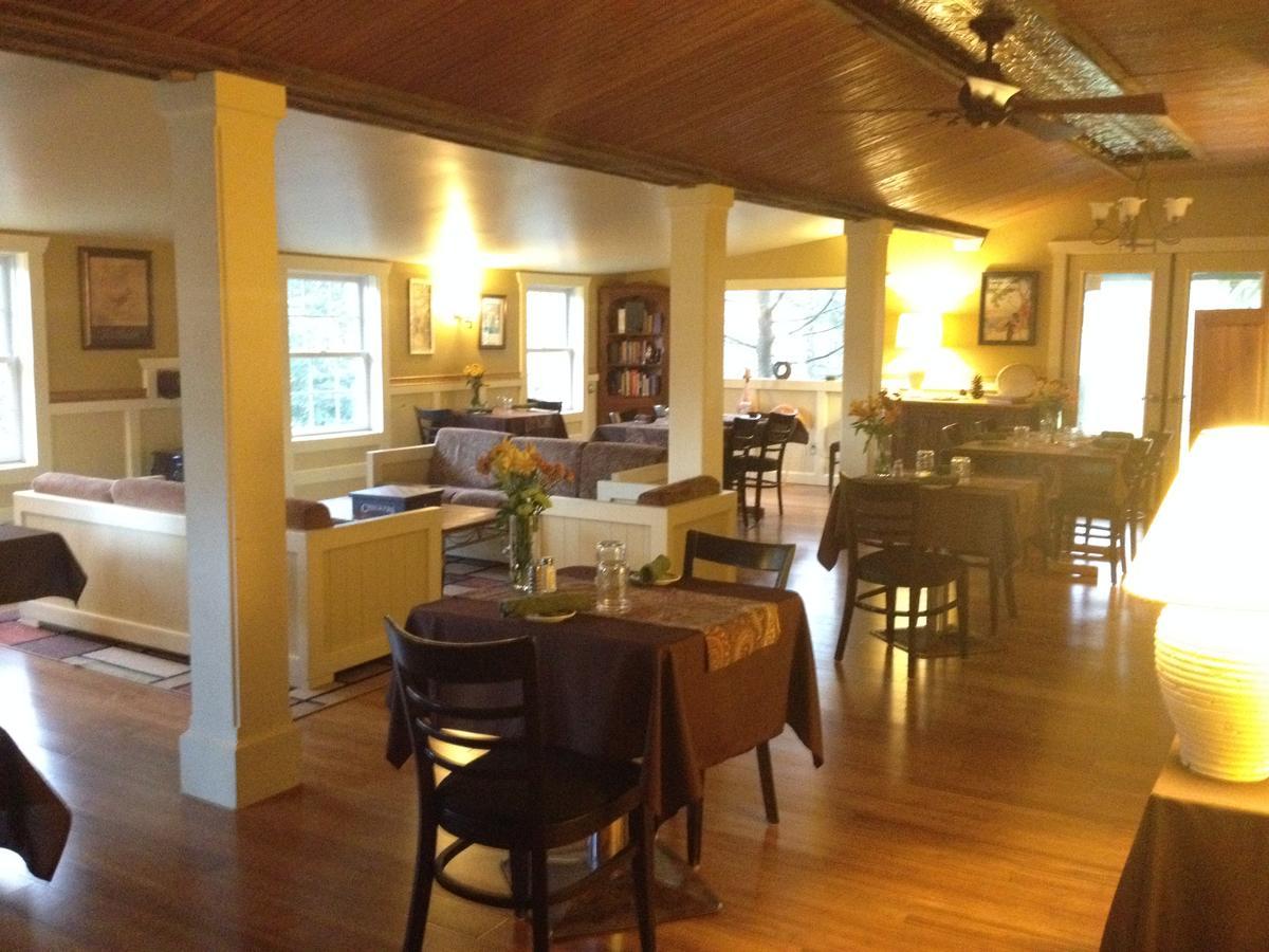 The Woods Lodge Northfield Экстерьер фото